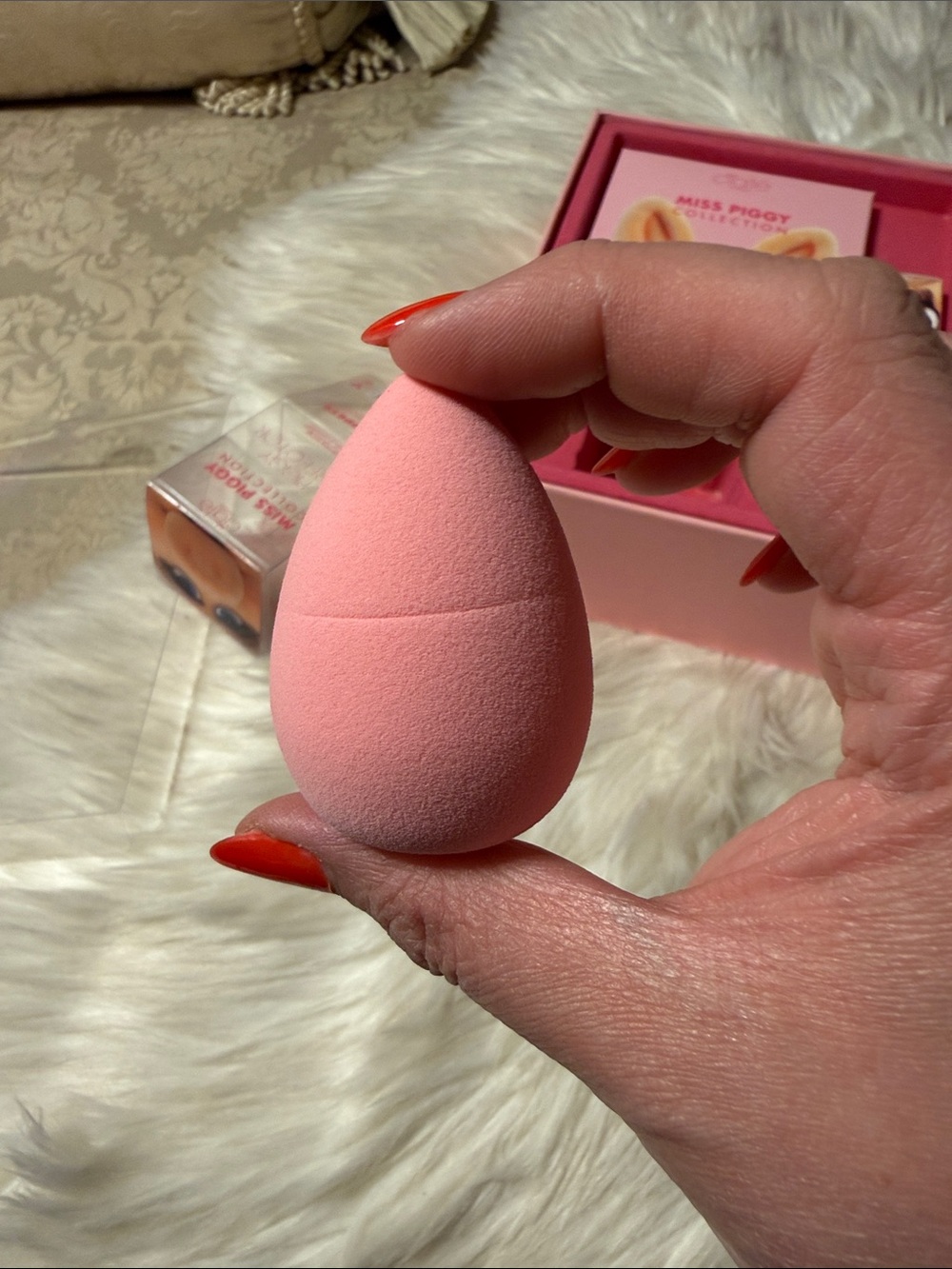 Ciaté NEW Miss Piggy Makeup Set Pink - Picture 14 of 17
